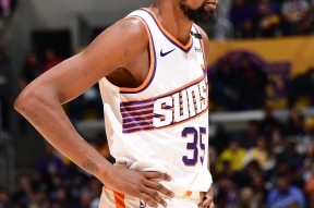 包含赛前欧联焦点战；洛杉矶湖人伤情更新；赛场秩序良好；赛程密集仍需轮换的词条